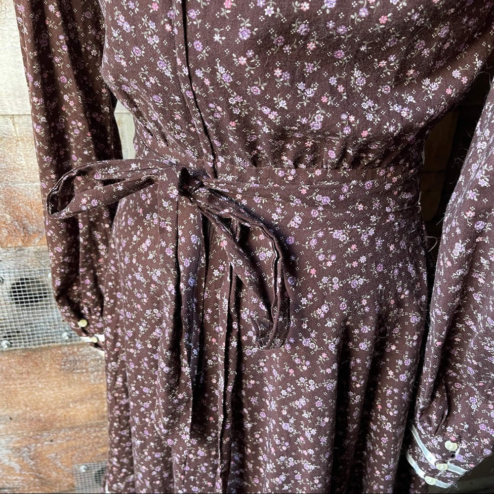 Gunne Sax 1970’s Brown & White Velvet and Lace Floral Print Midi Dress Size 9 - Picture 8 of 12